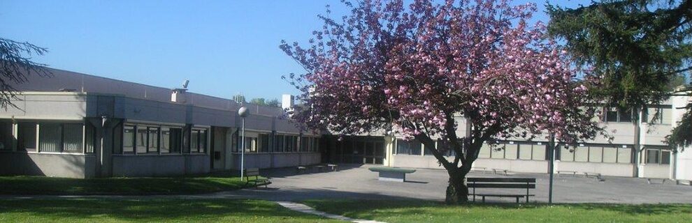 photo du lycée.jpg